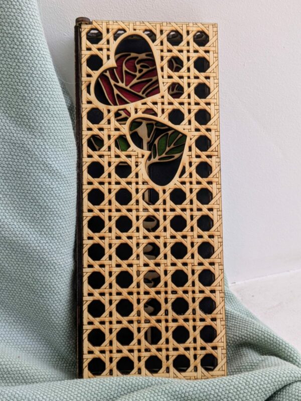 Rose en bois multicouche colorée et personnalisée avec boite ouvragée – Image 3