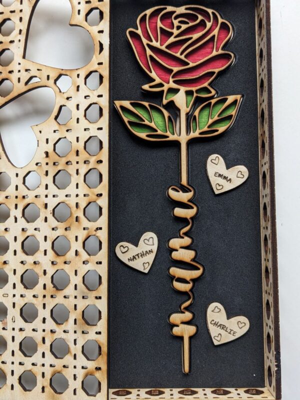 Rose en bois multicouche colorée et personnalisée avec boite ouvragée – Image 10