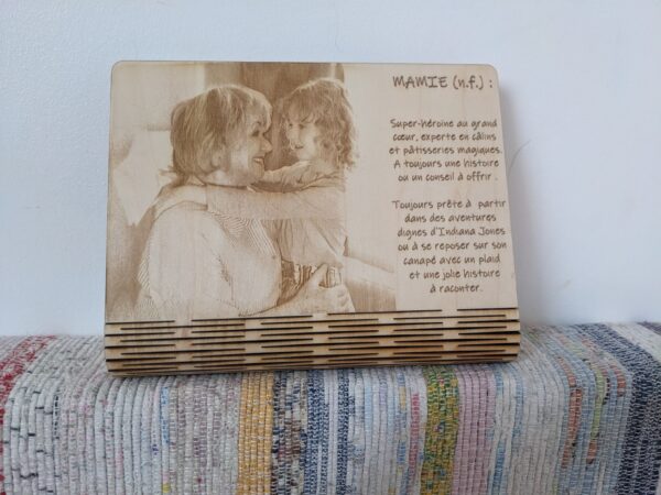 Cadre photo personnalisé gravé en bois