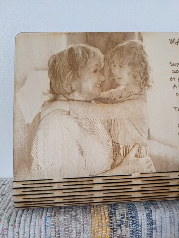 Cadre photo personnalisé gravé en bois – Image 4